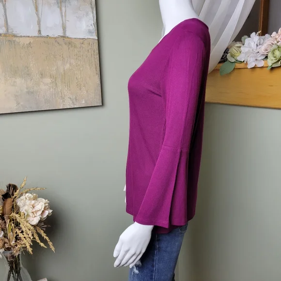 Old Navy Ribbed Knit Top - Picture 2 of 9